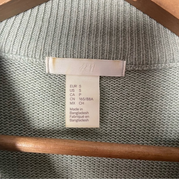 [H&M] Women's Light Sage Green Mock Neck Pullover Sweater - Picture 4 of 7
